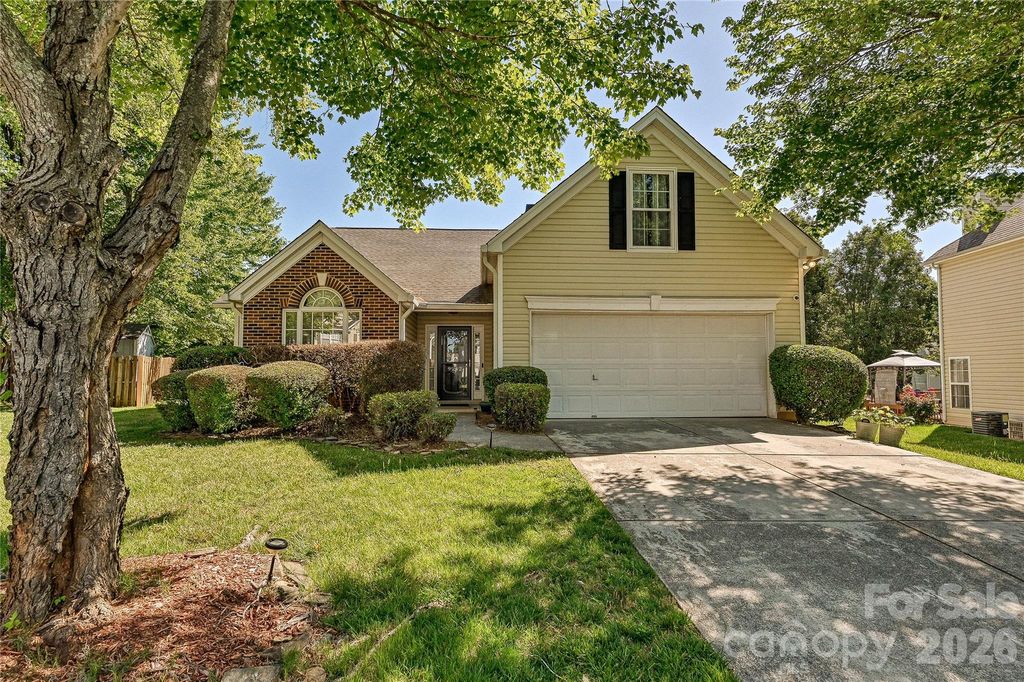 9942 Gray Dove Court, Charlotte, NC 28216