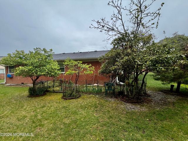 6 Mason Lane A, Whiting, NJ 08759