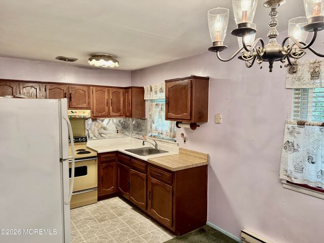 6 Mason Lane A, Whiting, NJ 08759
