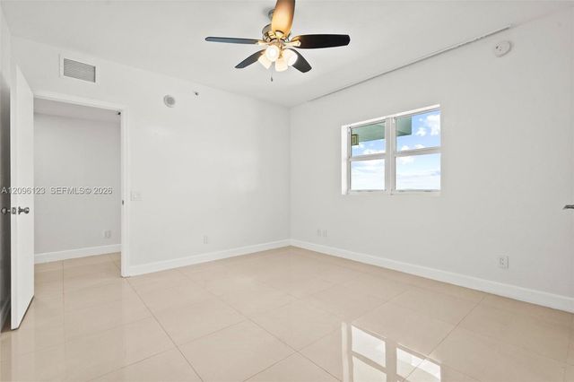 14951 Royal Oaks Lane 2008, North Miami, FL 33181
