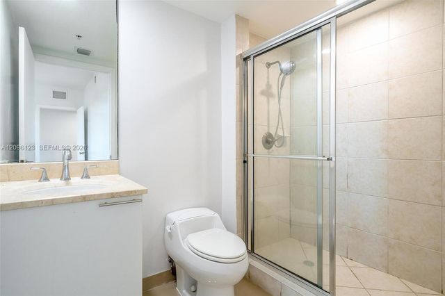14951 Royal Oaks Lane 2008, North Miami, FL 33181