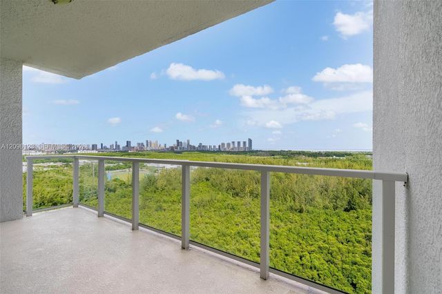 14951 Royal Oaks Lane 2008, North Miami, FL 33181