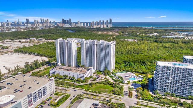 14951 Royal Oaks Lane 2008, North Miami, FL 33181
