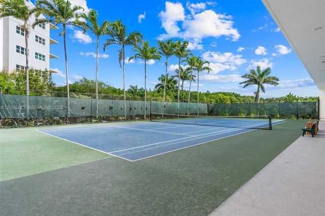 14951 Royal Oaks Lane 2008, North Miami, FL 33181