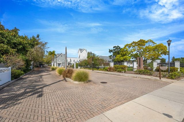 4526 BAY SPRING COURT, Tampa, FL 33611