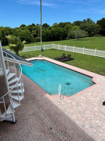 10400 W Tara Boulevard, Boynton Beach, FL 33437