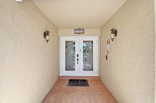 10400 W Tara Boulevard, Boynton Beach, FL 33437