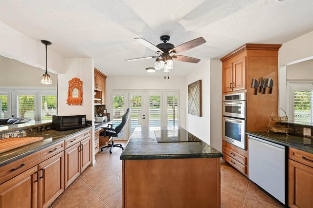 10400 W Tara Boulevard, Boynton Beach, FL 33437