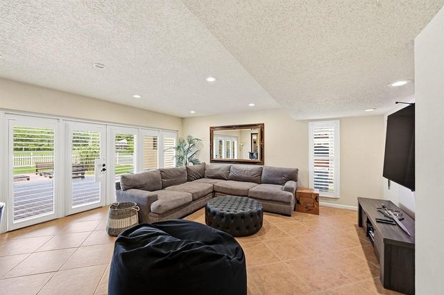 10400 W Tara Boulevard, Boynton Beach, FL 33437