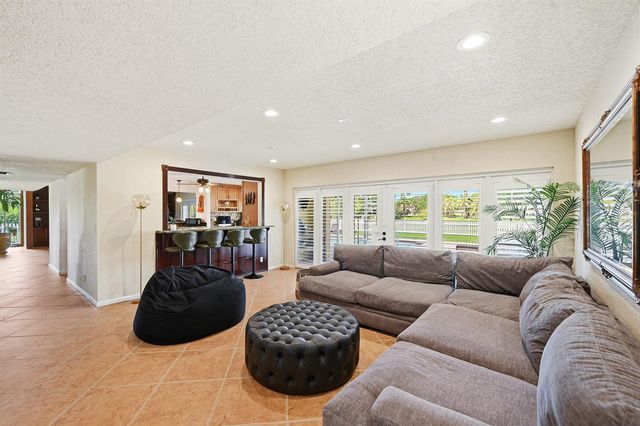 10400 W Tara Boulevard, Boynton Beach, FL 33437