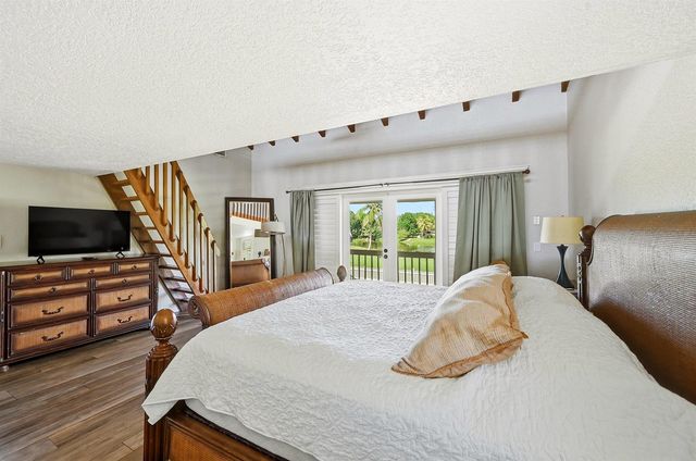 10400 W Tara Boulevard, Boynton Beach, FL 33437