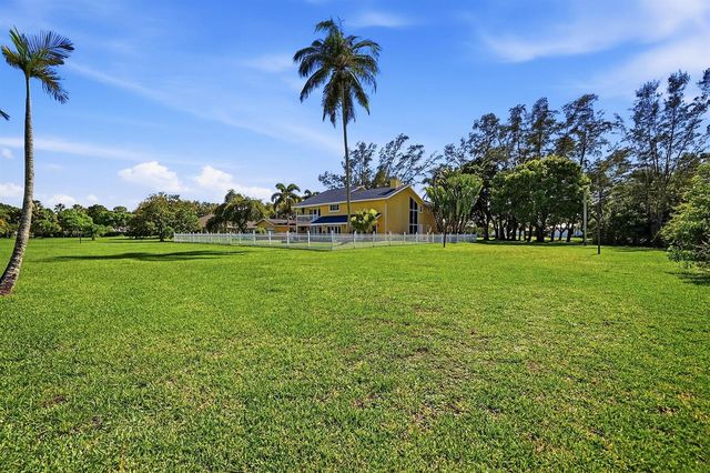 10400 W Tara Boulevard, Boynton Beach, FL 33437