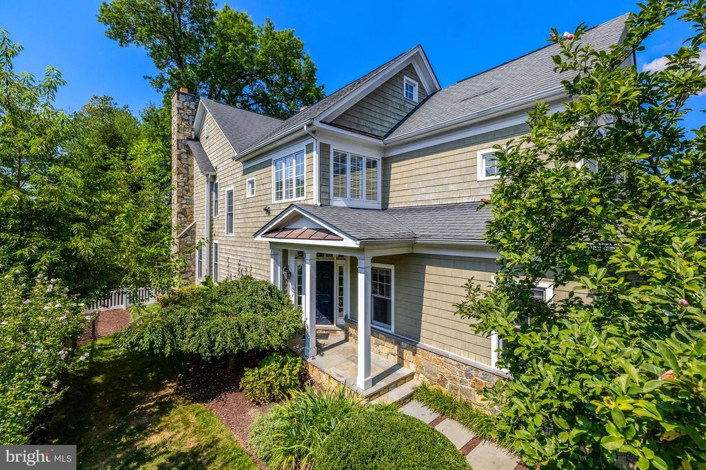 1519 PATHFINDER LN, Mclean, VA 22101