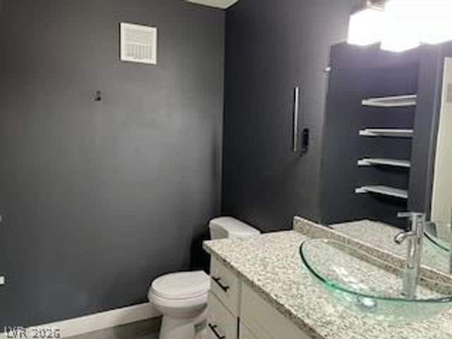 7885 West Flamingo Road 2004, Las Vegas, NV 89147