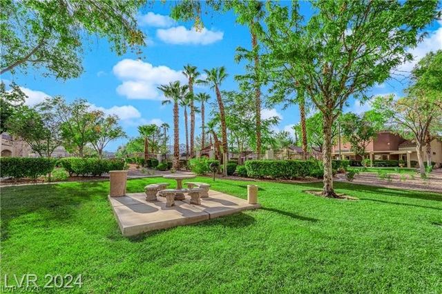 7885 West Flamingo Road 2004, Las Vegas, NV 89147