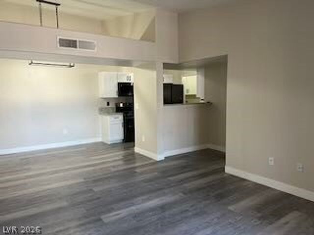 7885 West Flamingo Road 2004, Las Vegas, NV 89147