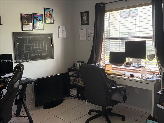 9716 Hammocks Blvd 101, Miami, FL 33196