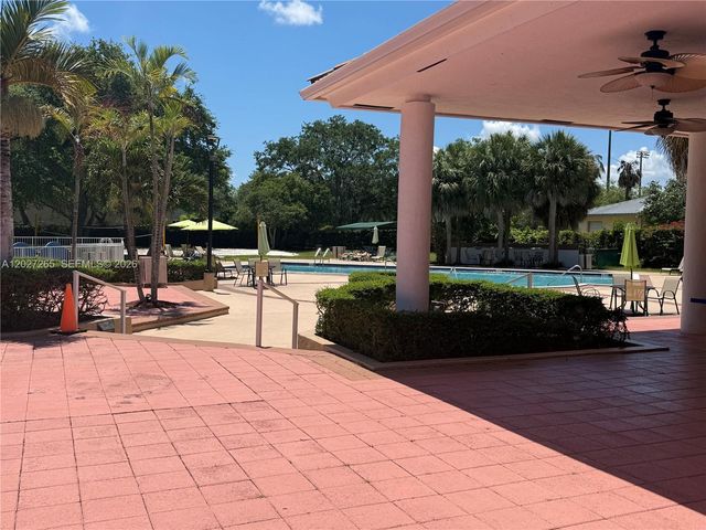 9716 Hammocks Blvd 101, Miami, FL 33196