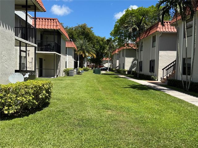 9716 Hammocks Blvd 101, Miami, FL 33196
