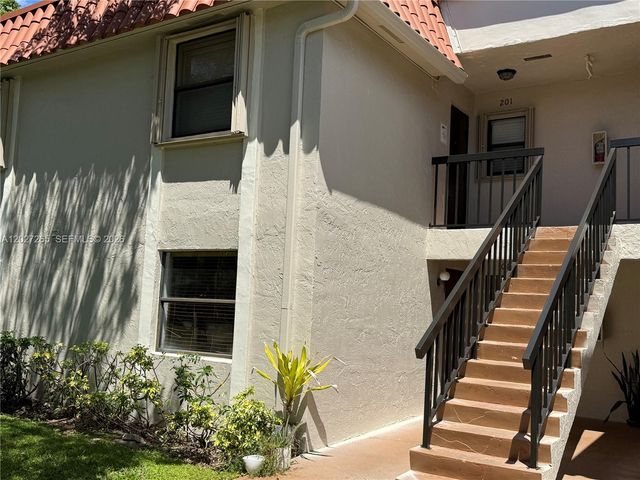 9716 Hammocks Blvd 101, Miami, FL 33196