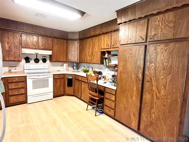 109866 S 4155 Road, Checotah, OK 74426