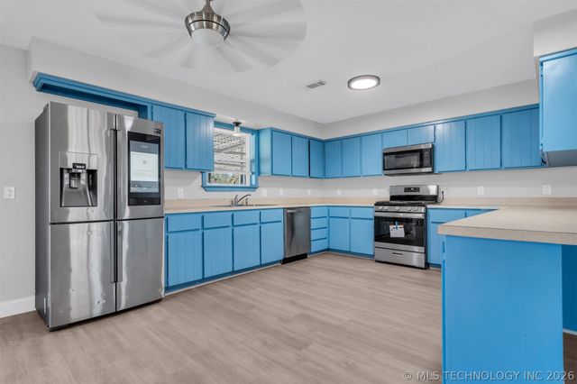 39 Melody Lane, Lone Grove, OK 73443