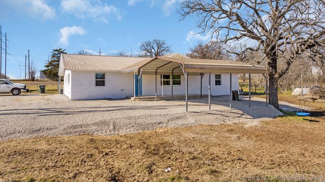 39 Melody Lane, Lone Grove, OK 73443