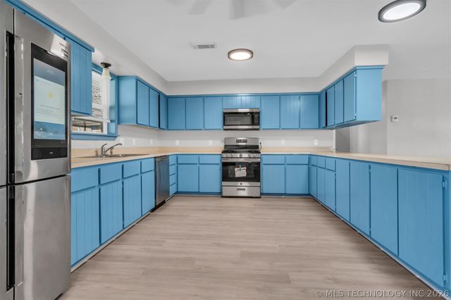 39 Melody Lane, Lone Grove, OK 73443