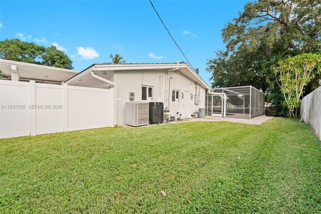 400 SW 62nd Ave, Plantation, FL 33317