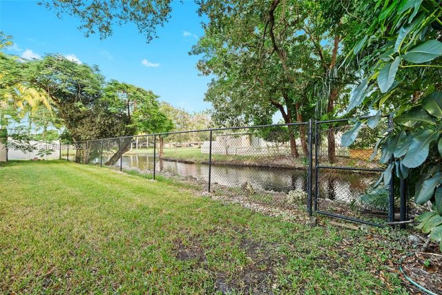 400 SW 62nd Ave, Plantation, FL 33317