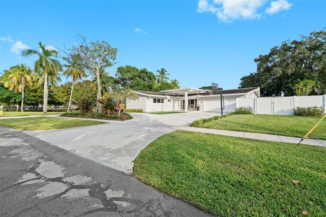400 SW 62nd Ave, Plantation, FL 33317