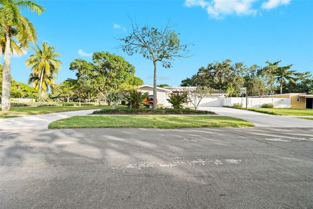 400 SW 62nd Ave, Plantation, FL 33317