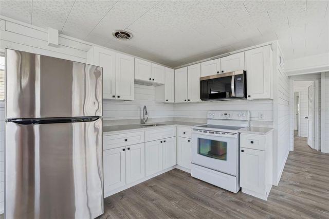 4851 W GANDY BOULEVARD B7L17, Tampa, FL 33611