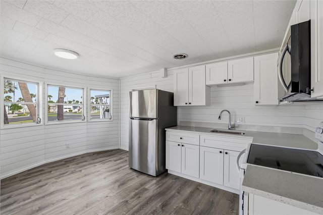 4851 W GANDY BOULEVARD B7L17, Tampa, FL 33611