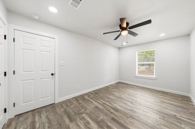 3245 Pacesetter Drive, Dallas, TX 75241