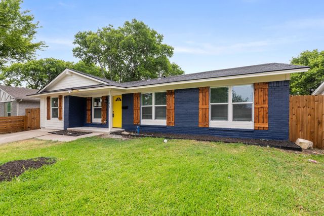 3245 Pacesetter Drive, Dallas, TX 75241