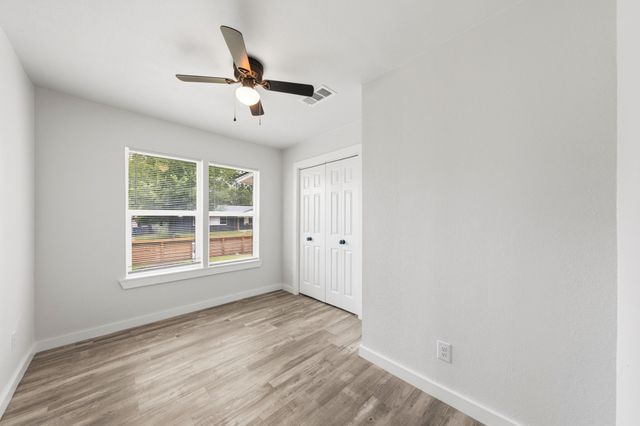 3245 Pacesetter Drive, Dallas, TX 75241