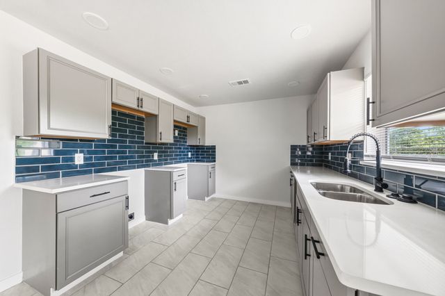 3245 Pacesetter Drive, Dallas, TX 75241