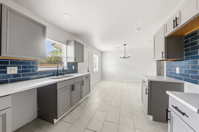 3245 Pacesetter Drive, Dallas, TX 75241