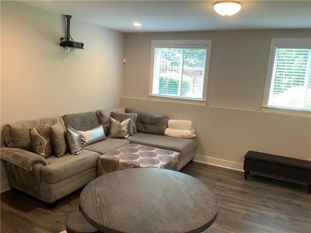830 Fair View Circle, Roswell, GA 30076