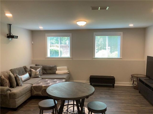 830 Fair View Circle, Roswell, GA 30076