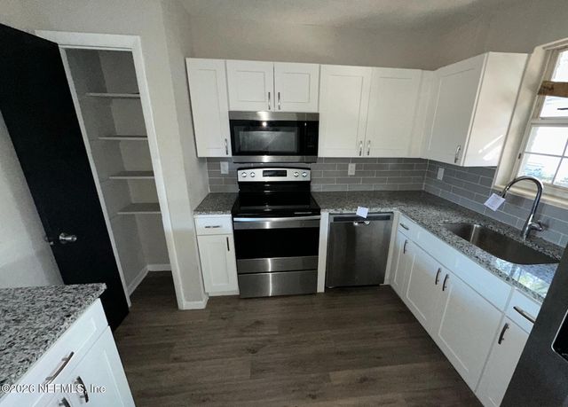 5725 HILLMAN Drive, Jacksonville, FL 32244