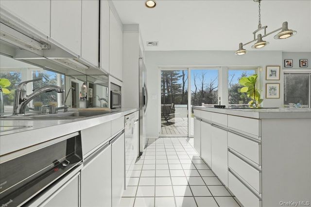 734 Berry Court, West Hempstead, NY 11552