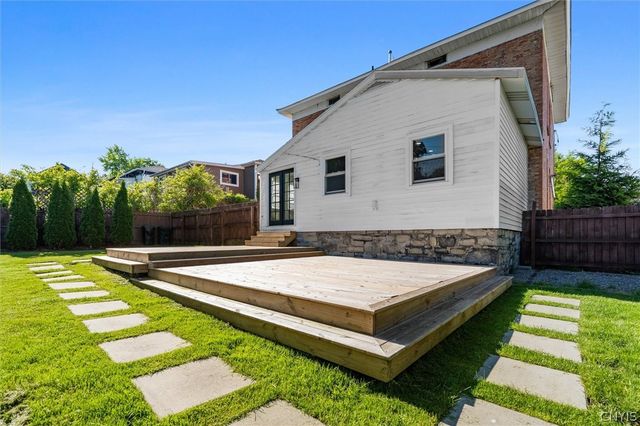 27 Elizabeth Street, Auburn, NY 13021