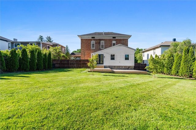 27 Elizabeth Street, Auburn, NY 13021