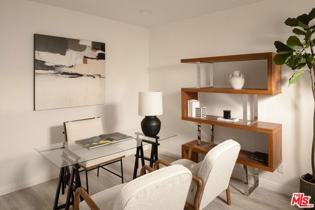 Image 10 of property listing at 18424 Domino Street, Los Angeles, CA 91335