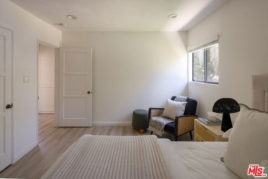 Image 12 of property listing at 18424 Domino Street, Los Angeles, CA 91335