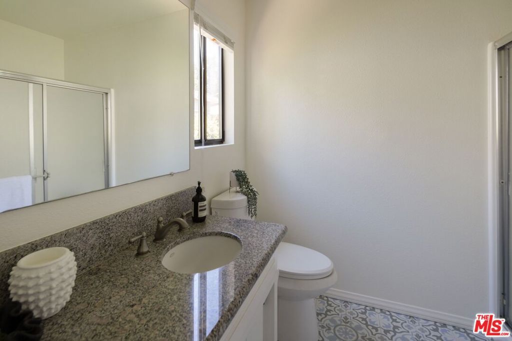 Image 13 of property listing at 18424 Domino Street, Los Angeles, CA 91335