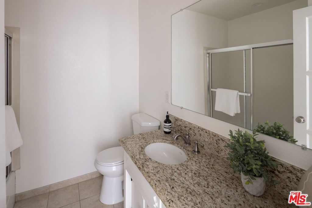 Image 17 of property listing at 18424 Domino Street, Los Angeles, CA 91335