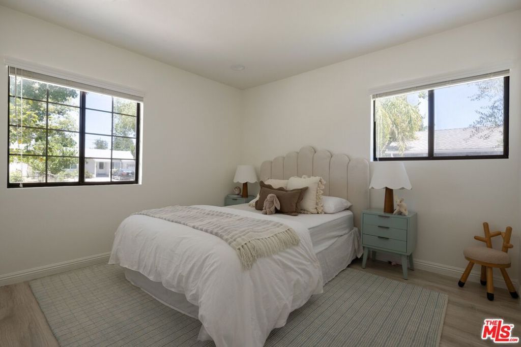 Image 18 of property listing at 18424 Domino Street, Los Angeles, CA 91335